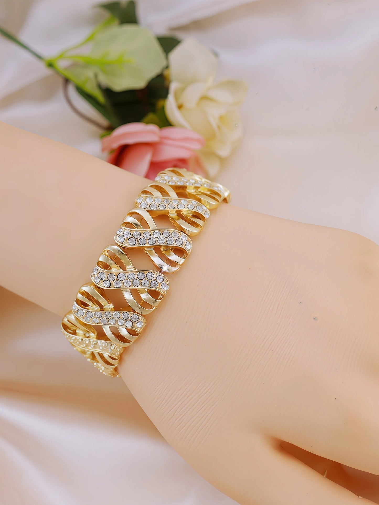 5 Piece Traditional Bridal Jewelry Set 18k Gold Plated Stylish Bow Infinity Design with Rhinestones to match your everyday outfi