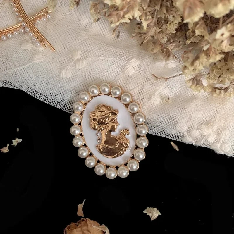 Sweet Flower Shape Lapel Pin Inlaid Shiny Rhinestones Brooches All-match Versatile Corsage Accessories