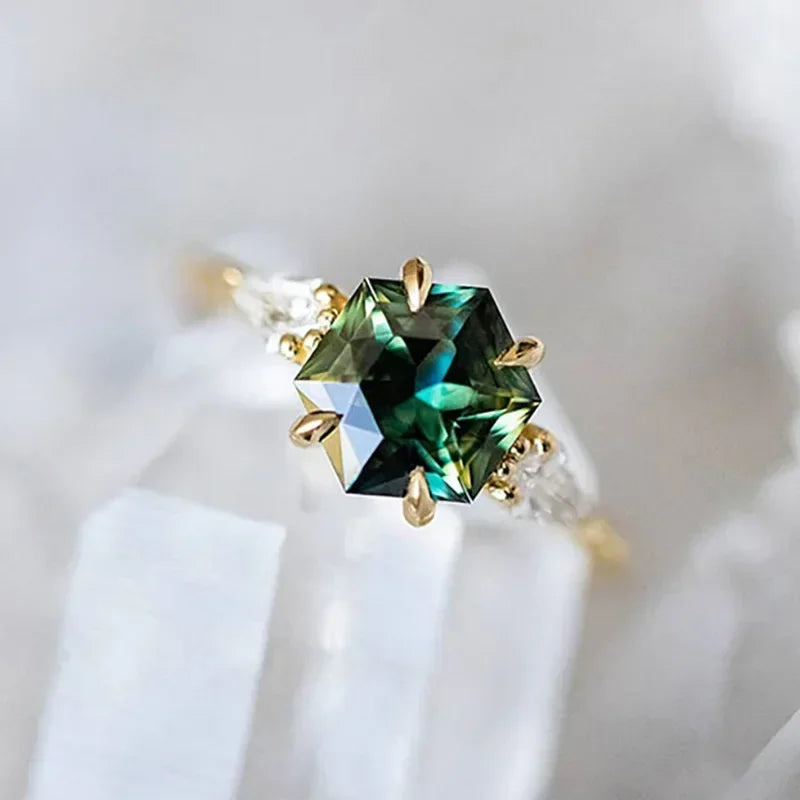 2025 New Luxury High End Party Women's Ring Bright Green Oval Crystal Noble  Retro Style Accessories Gorgeous Gift
