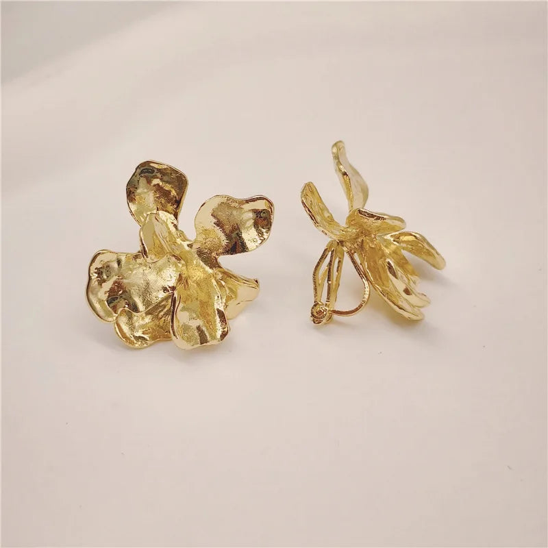 Golden Fashion Metallic Woven Stylish Clip on Earrings Temperament Irregular Geometric Ear Cuff Clips Non Pierced Ears Jewelry